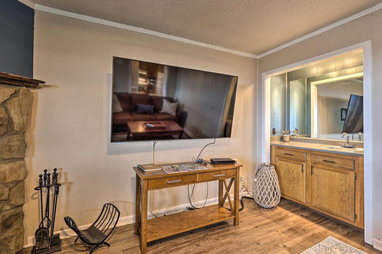 Beech Mountain Resort Condo With Pool Access And Views ภายนอก รูปภาพ